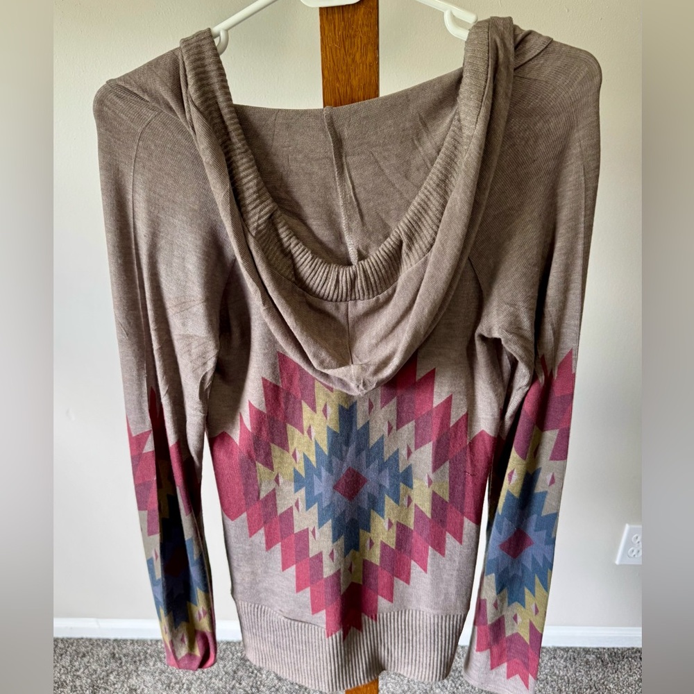 Enti Glamour V-Neck Knit Sweater in Taupe Multicolor Aztec Print Sz Small - Picture 8 of 9